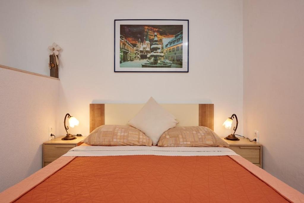 Studio apartment in Mastrinka with loggia photo 2