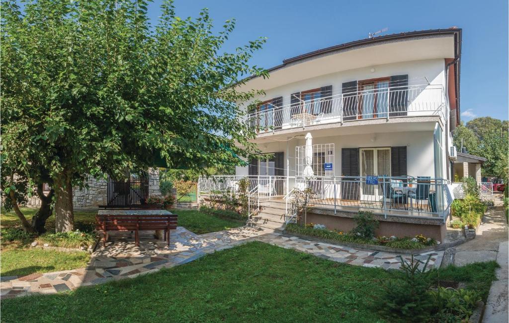 Cozy Apartment In Lovrecica With Wifi photo 2