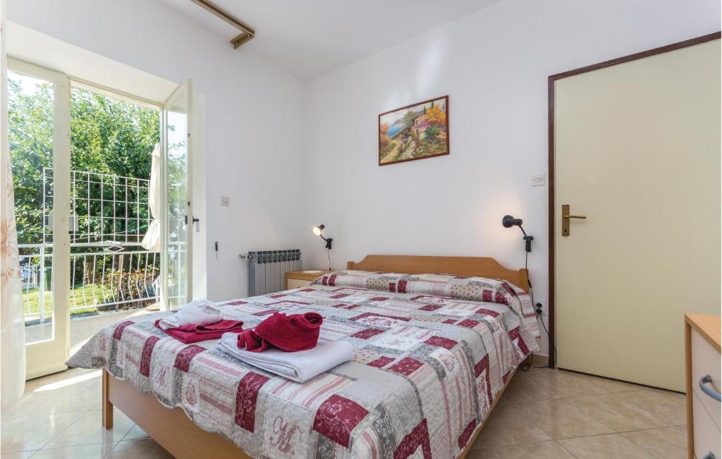 Cozy Apartment In Lovrecica With Wifi photo 3