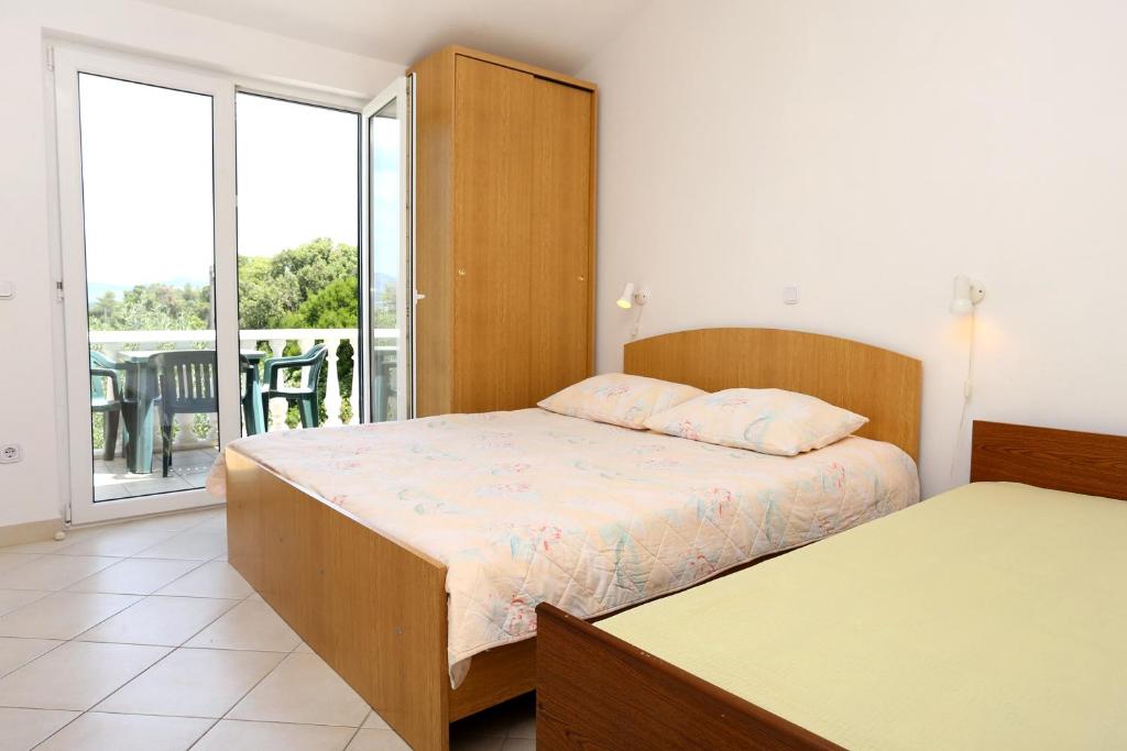 Apartments by the sea Drace photo 2