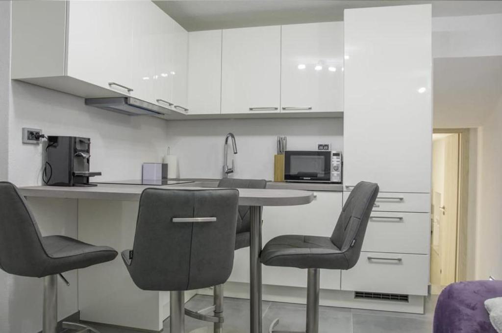 Apartment Magic — photo 1