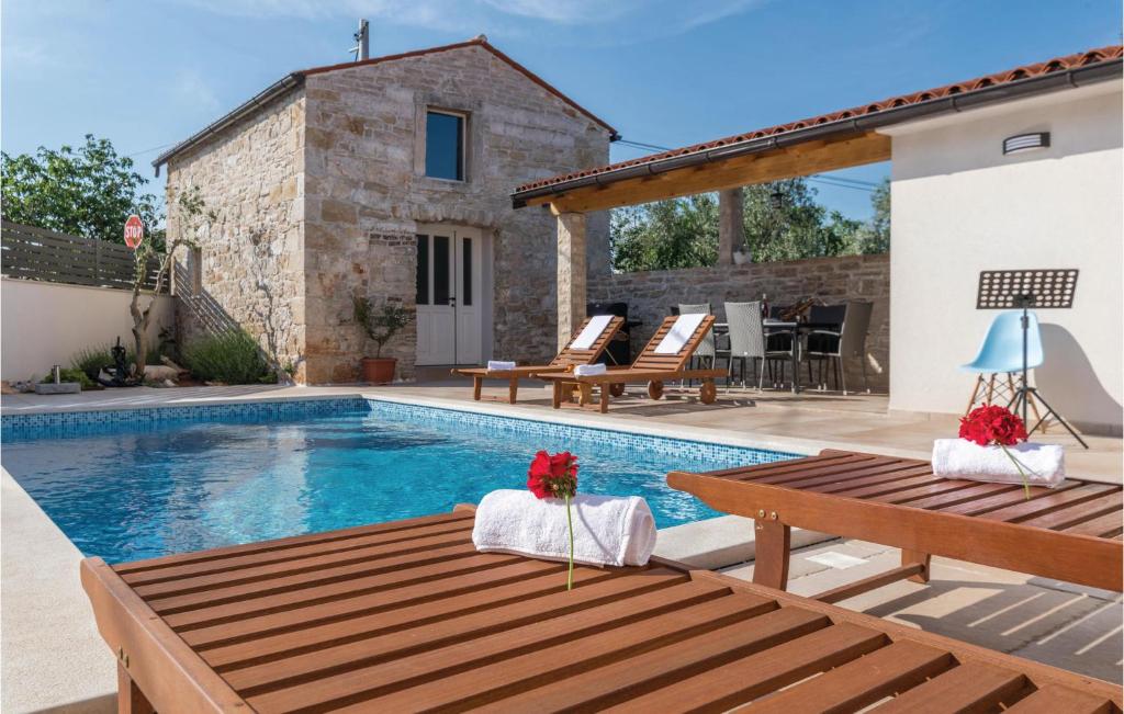 Stunning Home In Peruski With Wifi photo 2