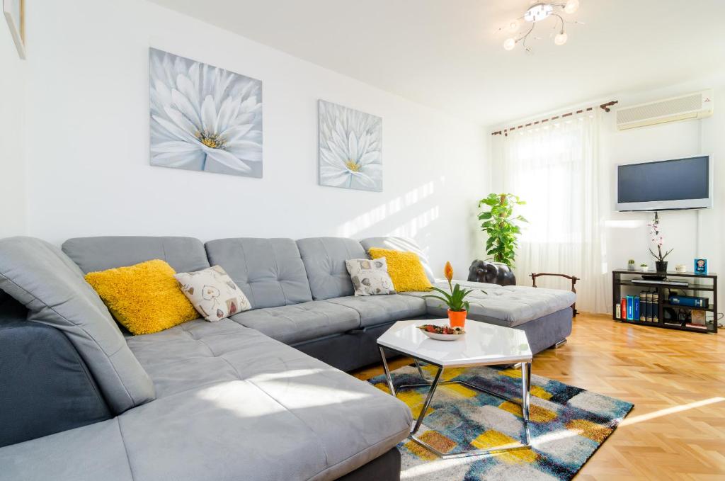 Sun City Apartment — photo 1