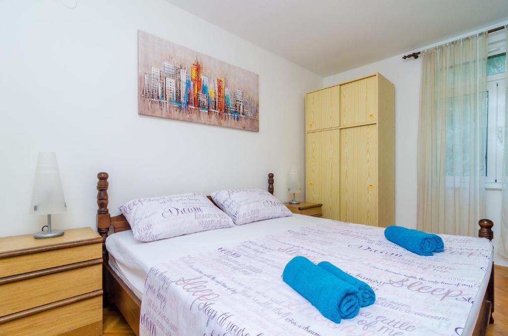 Sun City Apartment photo 2