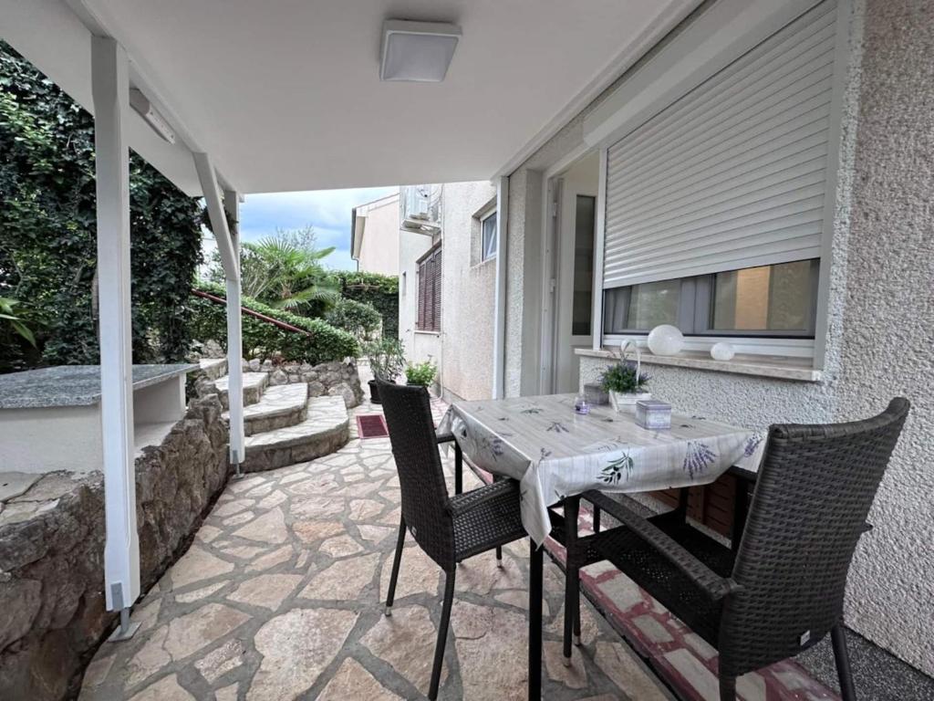 Apartments Goldie in the center of Krk photo 2
