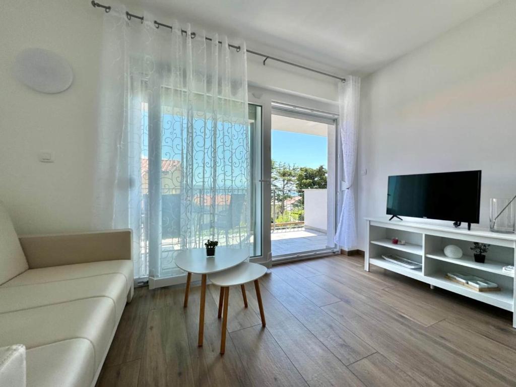 Apartments Goldie in the center of Krk photo 3