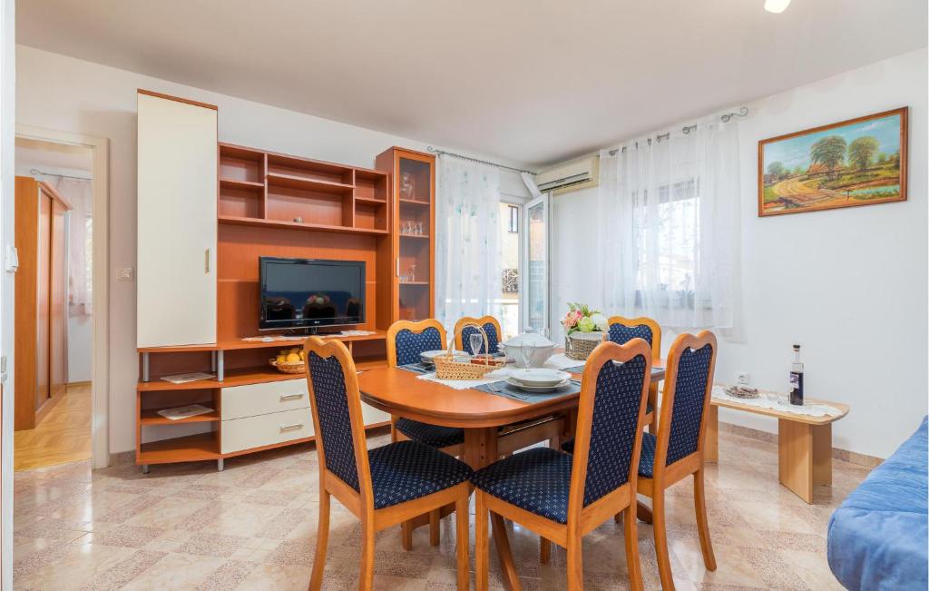 Beautiful Apartment In Fazana With Wifi photo 2
