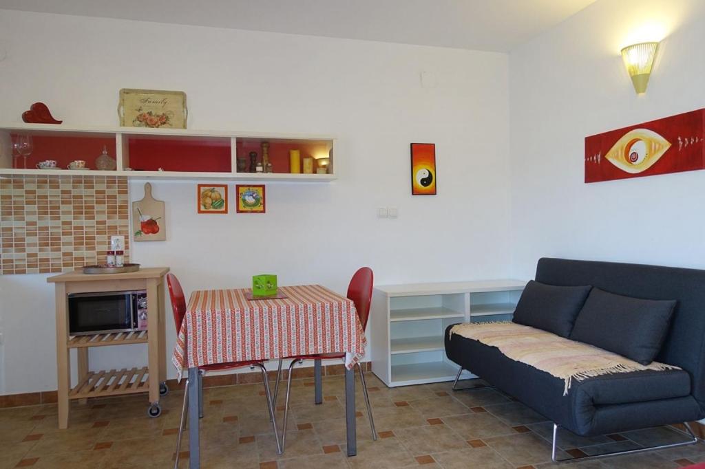 Studio apartment in Zaton Zadar with balcony — photo 1