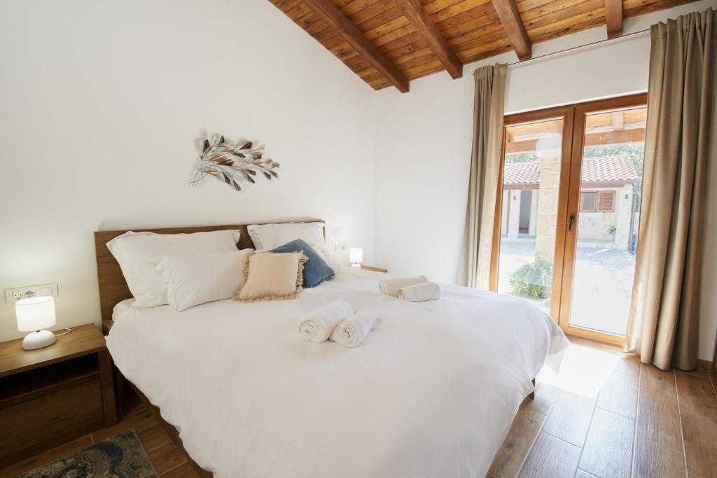 Stunning Villa for 10 people with large heated pool-50m2 photo 2