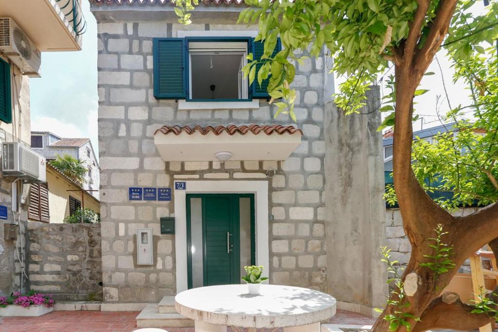 Apartments and Rooms Stone House — photo 1