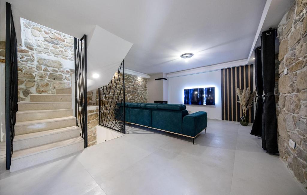 Gorgeous Home In Mundanije With Sauna photo 3