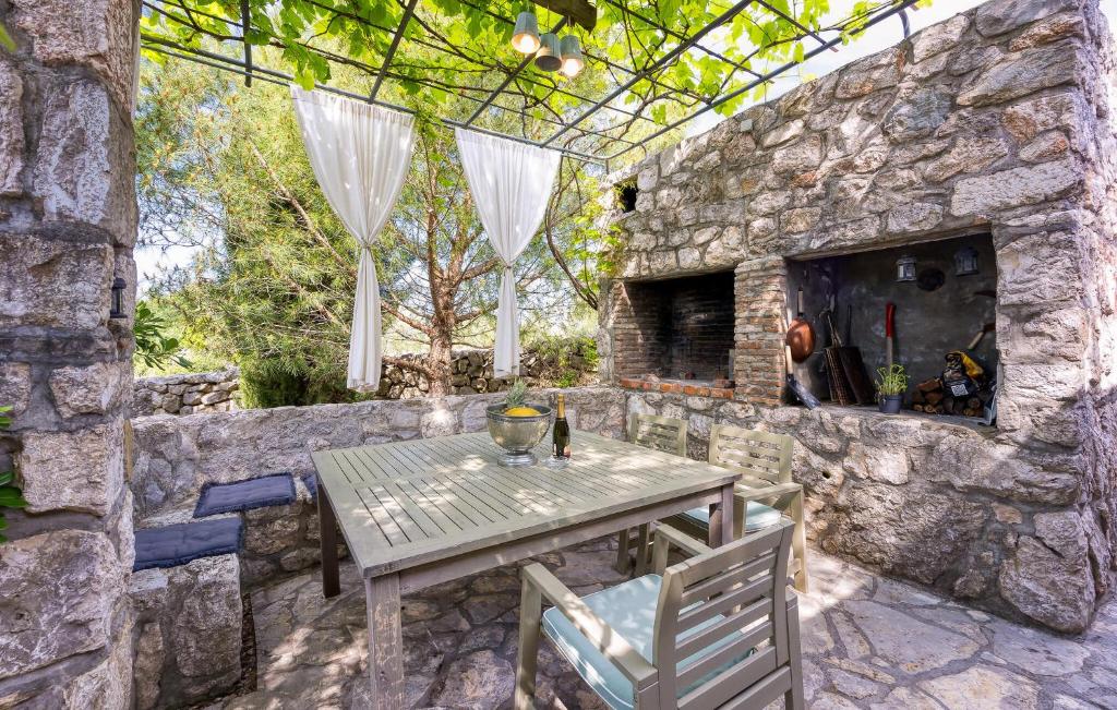 Lovely Home In Malinska With Wifi photo 2