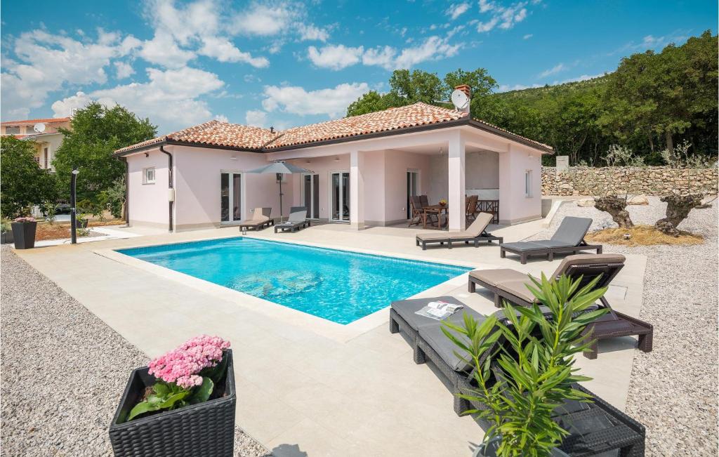 Beach Front Home In Koromacno — photo 1