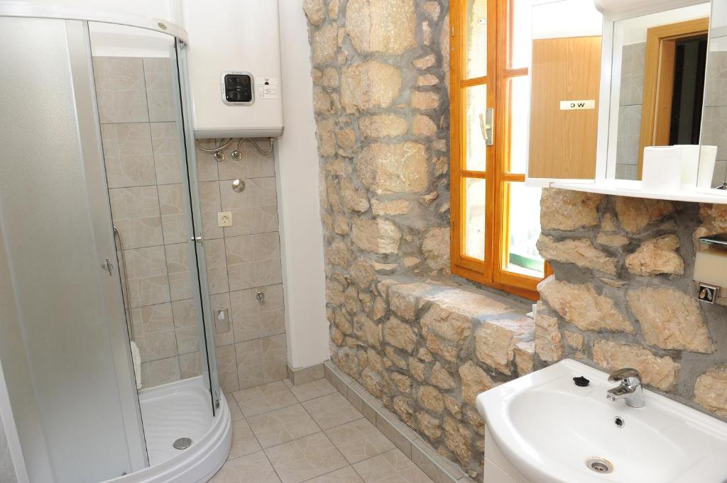 Isolated apartments with a parking space Pasicina photo 3