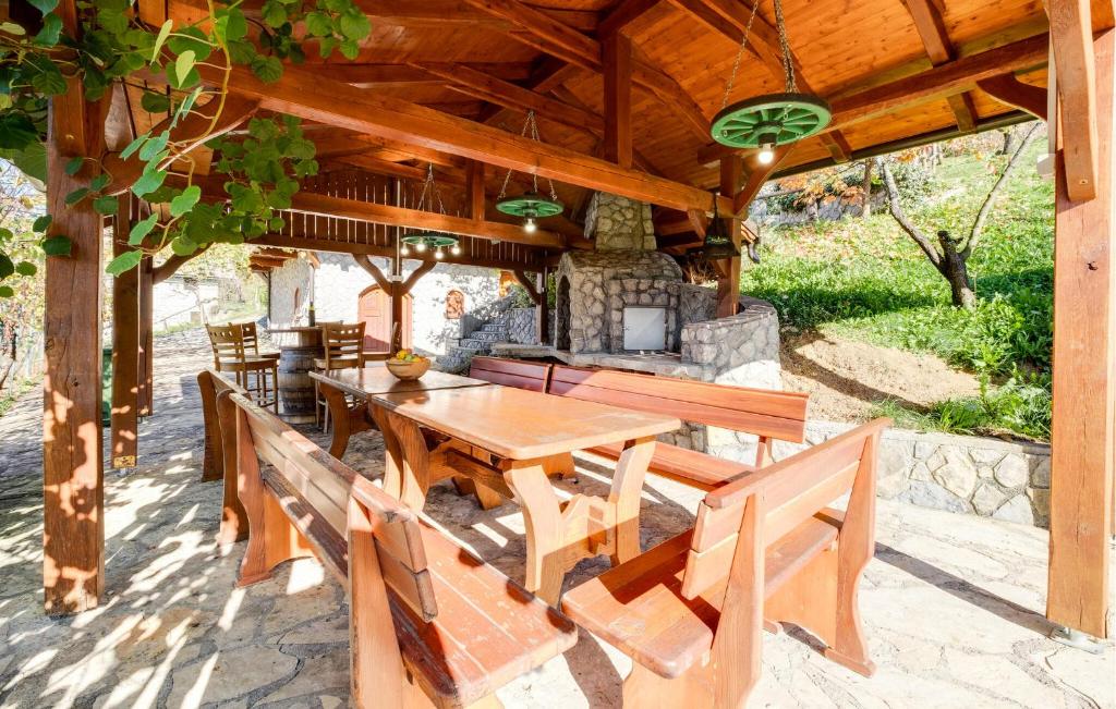 Lovely Home In Veliki Vrh Kamanjski photo 3