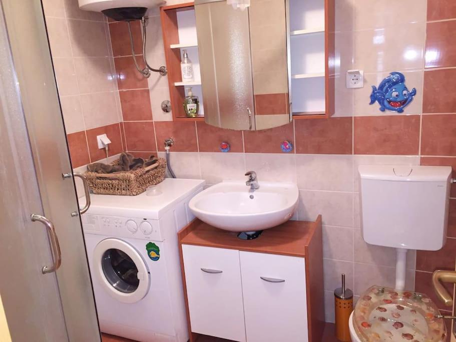 Spektar - Three-bedroom House with Grill in City Center photo 3