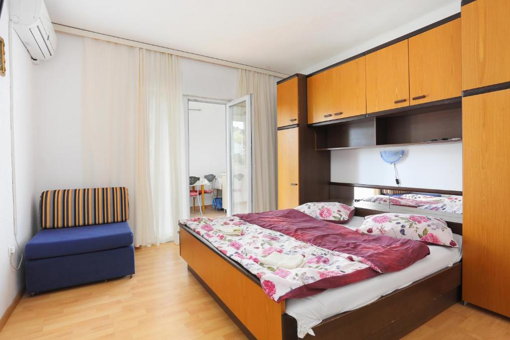 Apartments with parking space Tucepi photo 2