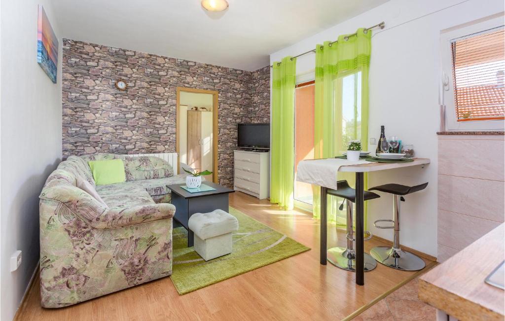 Gorgeous Apartment In Krk With Wifi photo 3
