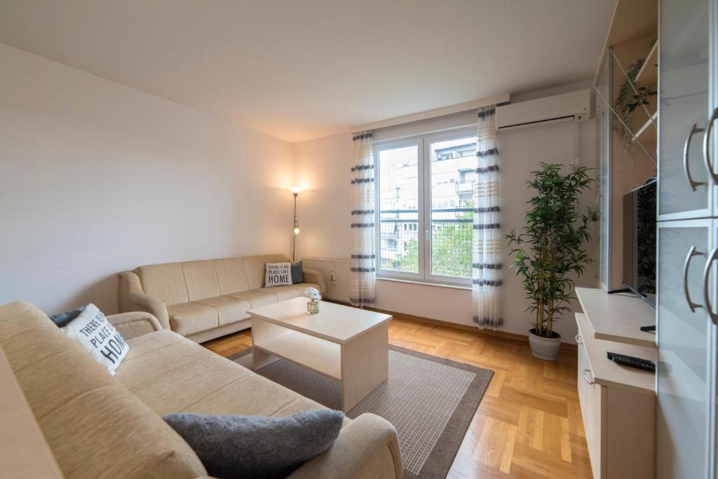 Marci Apartment - Comfortable Stay with Parking photo 3