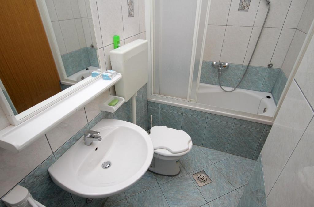 Studio Senj 5560a photo 3