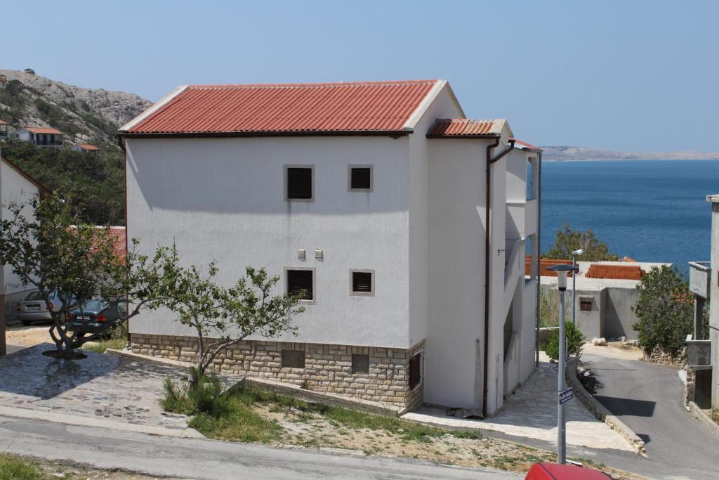 Apartment Metajna 6337b — photo 1