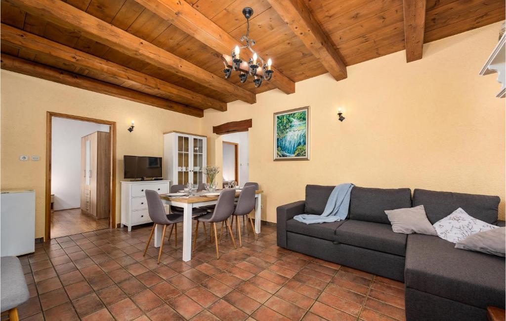 Gorgeous Home In Pazin photo 2