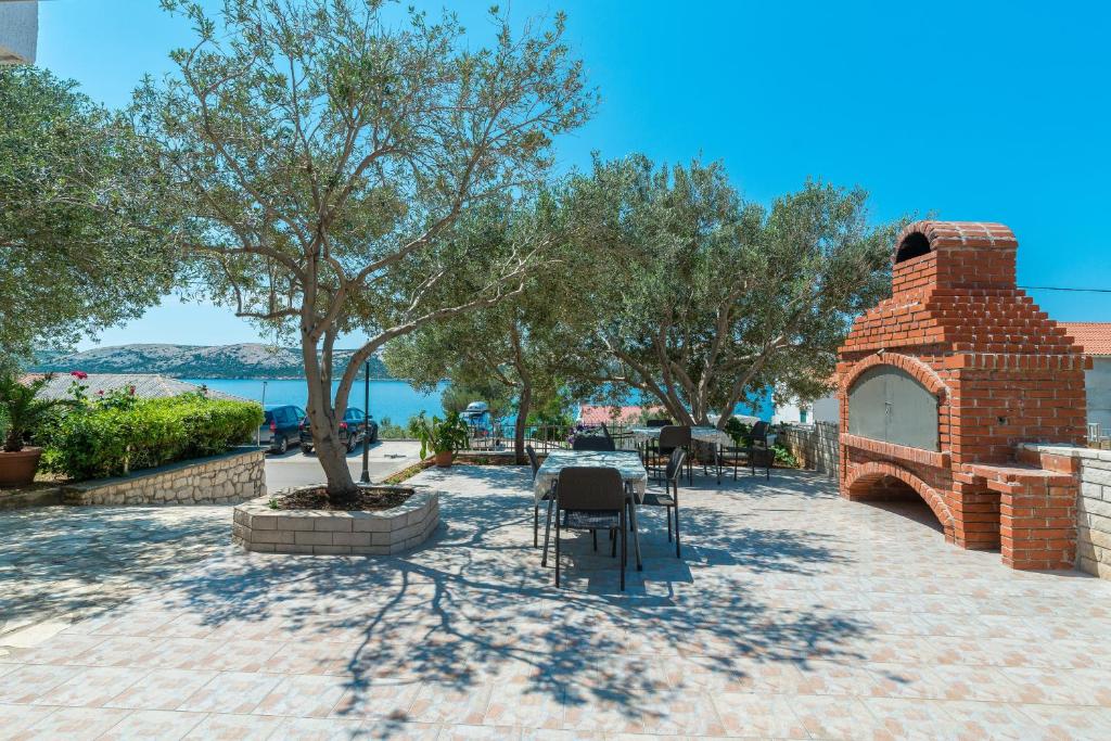 Apartments by the sea Stara Novalja photo 3