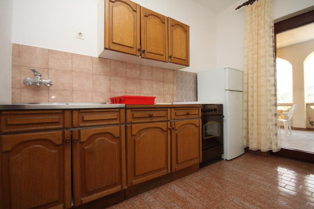 Apartments by the sea Pag - 6494 photo 3