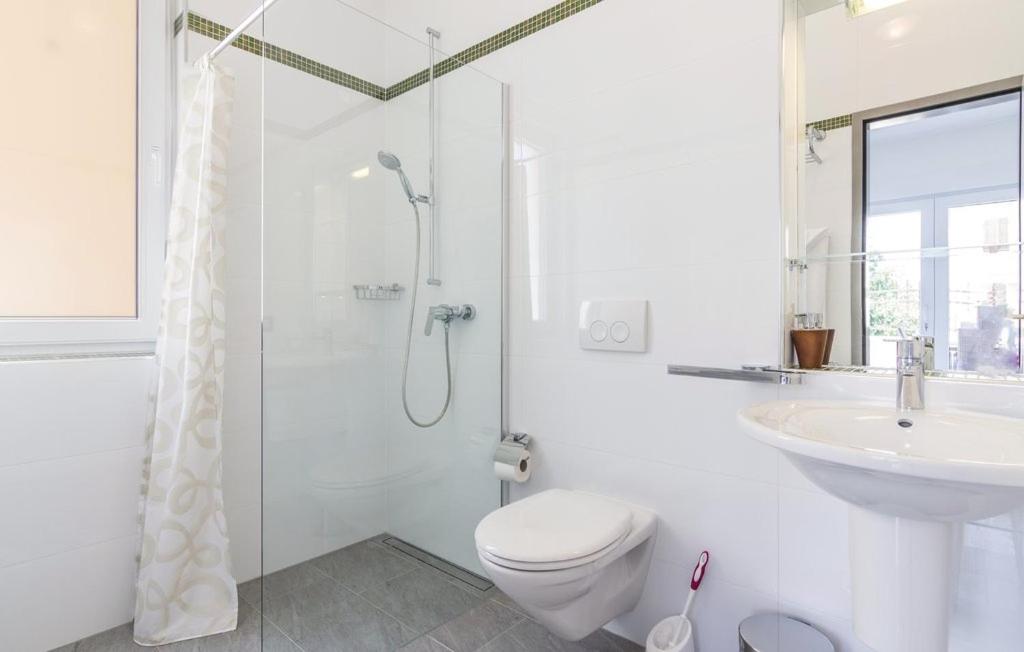 Studio Apartments Funtana with pool photo 3