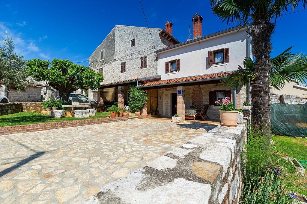 Stone house Graziella Funtana big private Garden photo 3