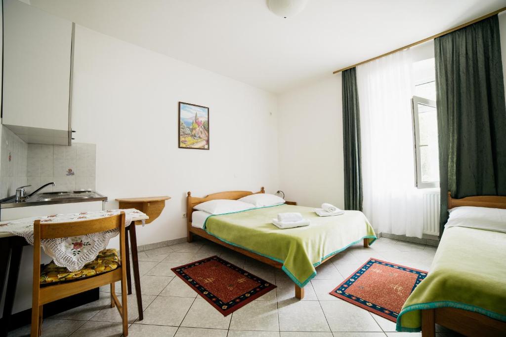 Apartments by the sea Selce photo 2