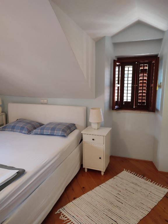 Seaside holiday house Sutivan photo 2