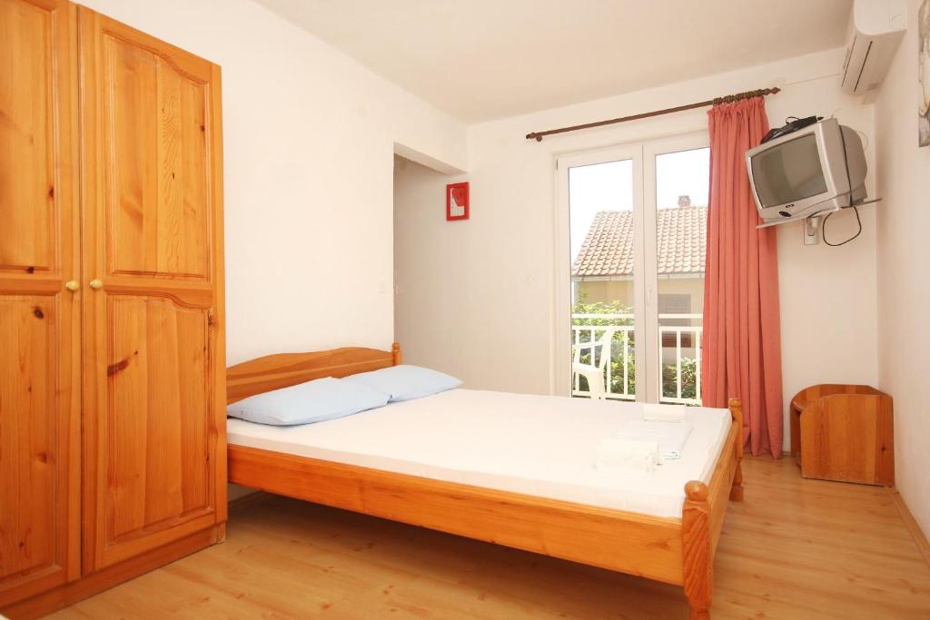 Apartments and rooms with parking space Orebic photo 2