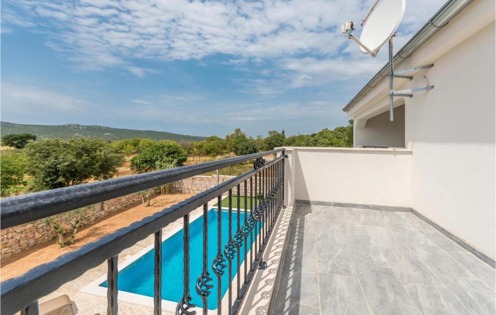 4 Bedroom Awesome Home In Radasinovci photo 3