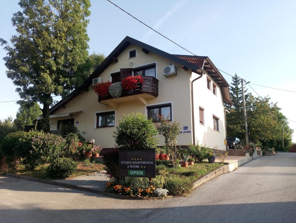 Apartments and rooms with parking space Seliste Dreznicko — photo 1