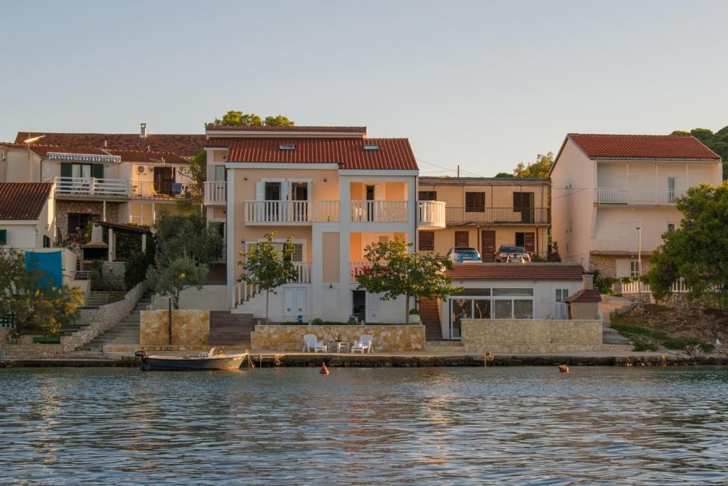 Seaside house for families with children Rogoznica - 22156 — photo 1