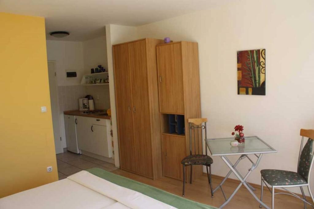 Studio apartment in Trogir with balcony photo 2