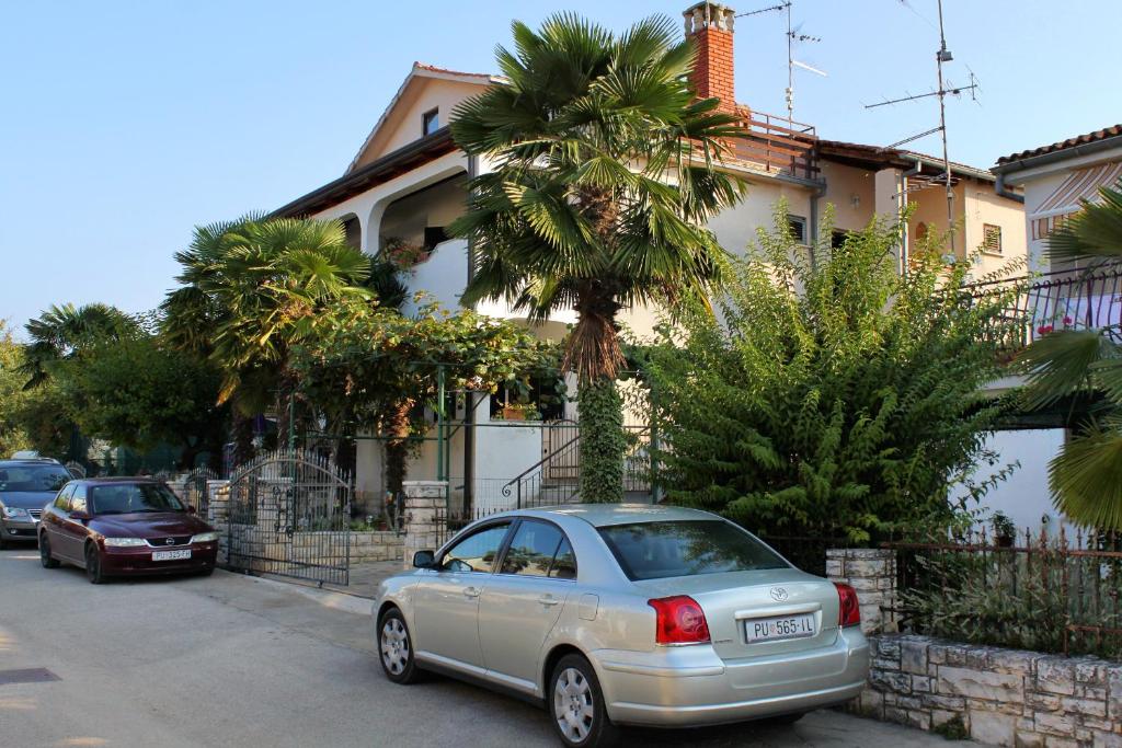 Apartments with parking space Novigrad - 2536 — photo 1