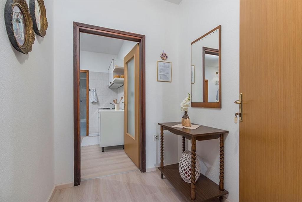 Apartments with parking space Novigrad - 2536 photo 3