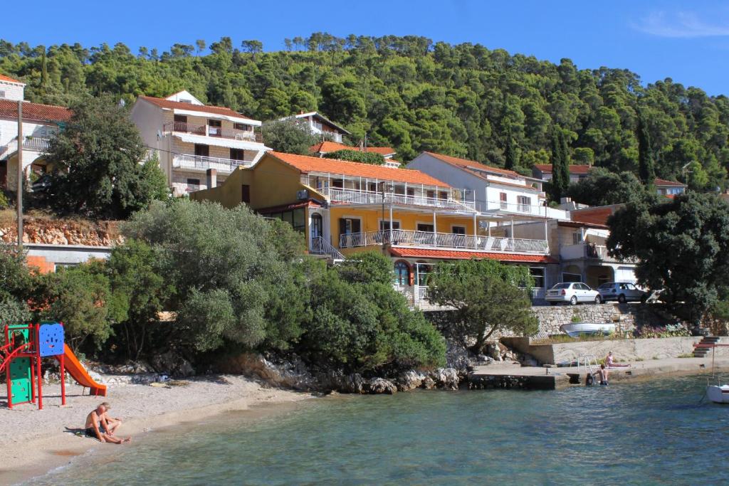 Apartments by the sea Brna — photo 1