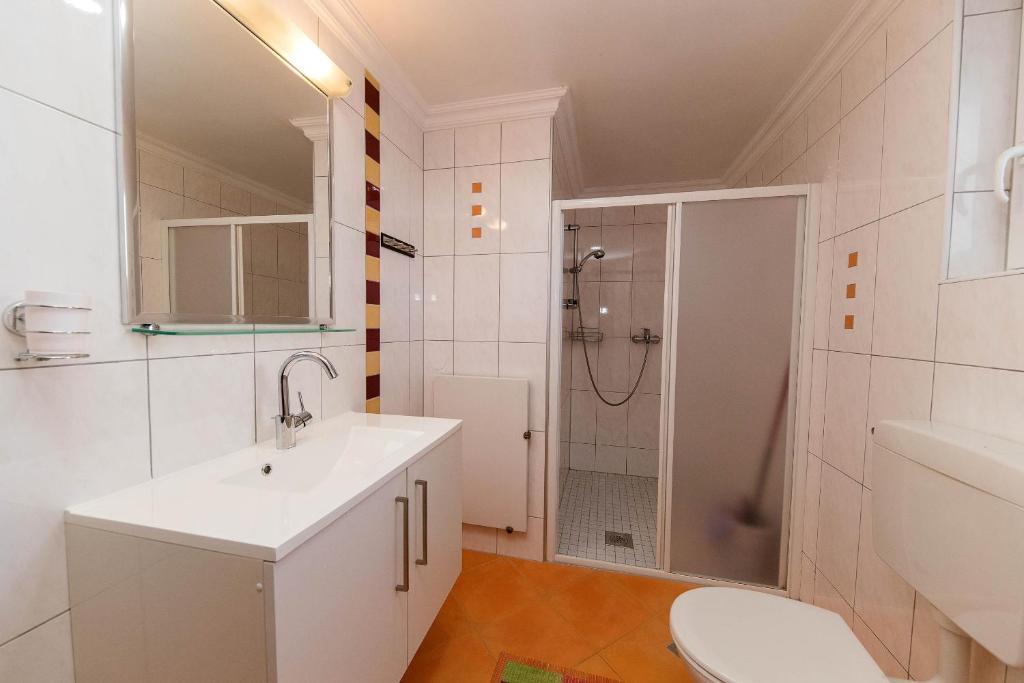 Moderne Souterrainwohnung photo 3