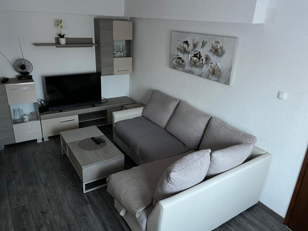 Room in Otočac HELENA — photo 1