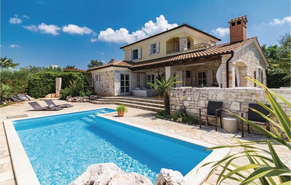 Three-Bedroom Holiday Home In Stifanici — photo 1