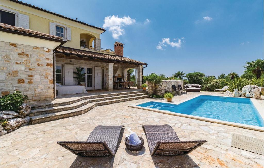 Three-Bedroom Holiday Home In Stifanici photo 3