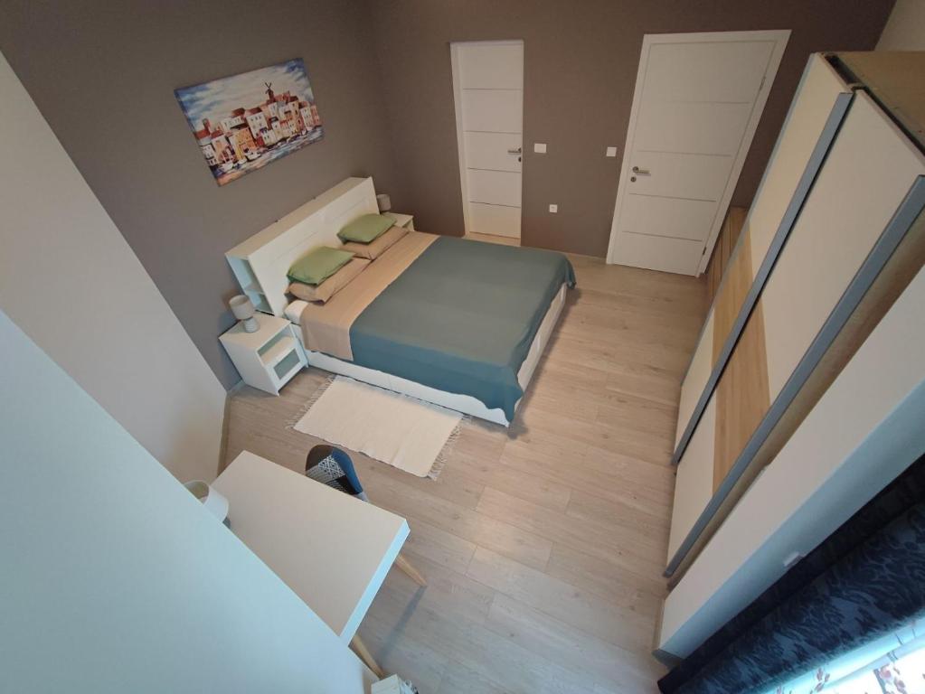 Apartment Mate photo 2