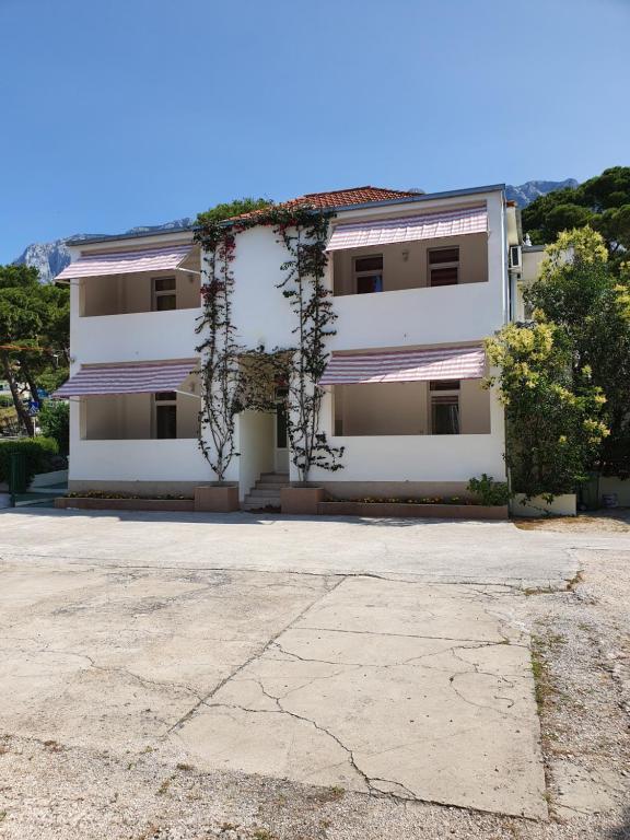 Studio Apartments Marija with private parking — photo 1