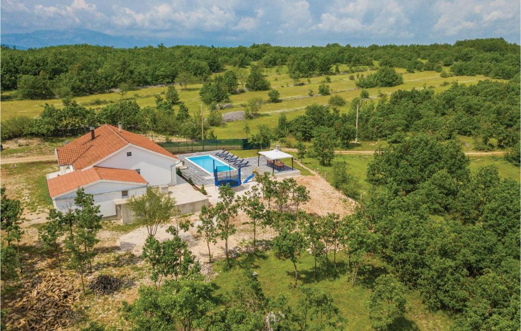 Three-Bedroom Holiday Home In Vinjani Gornji photo 2