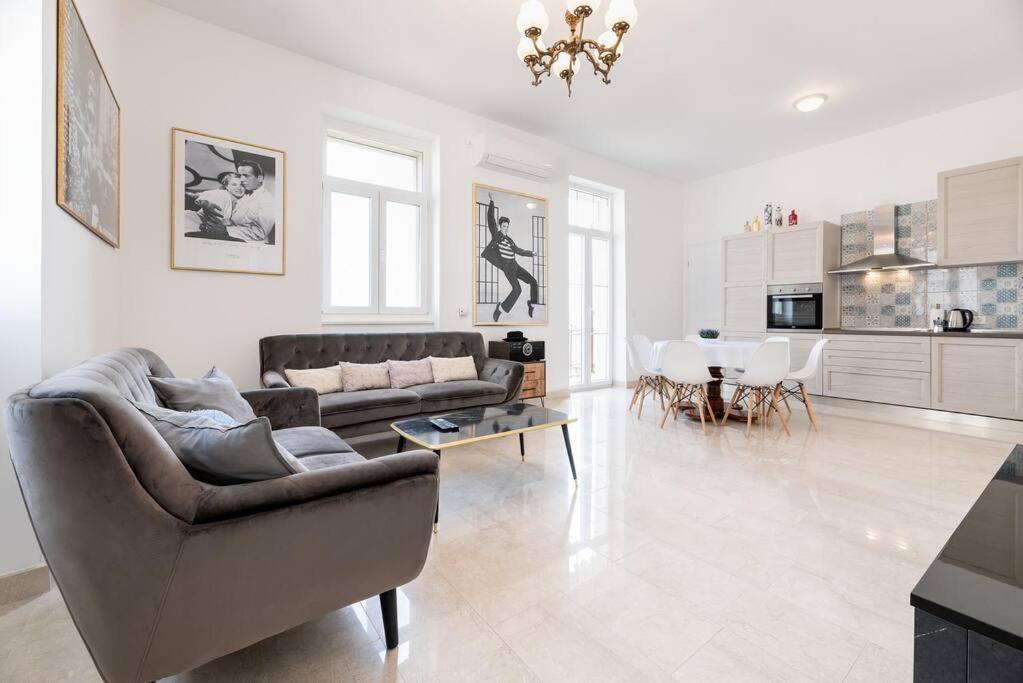 4-Bedroom apt 1 min from Bacvice beach