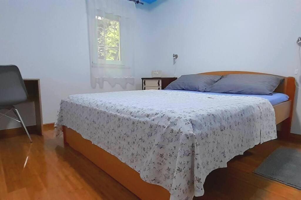 Sweet stay apartment - excellent location photo 2