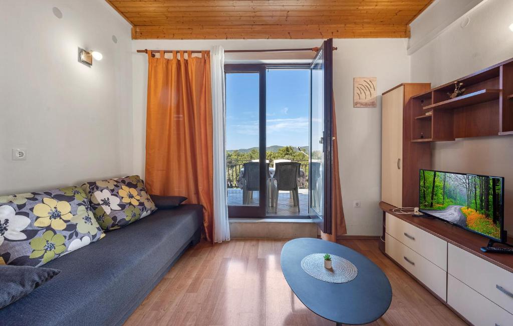 Stunning Apartment In Sibenik With Wifi photo 3